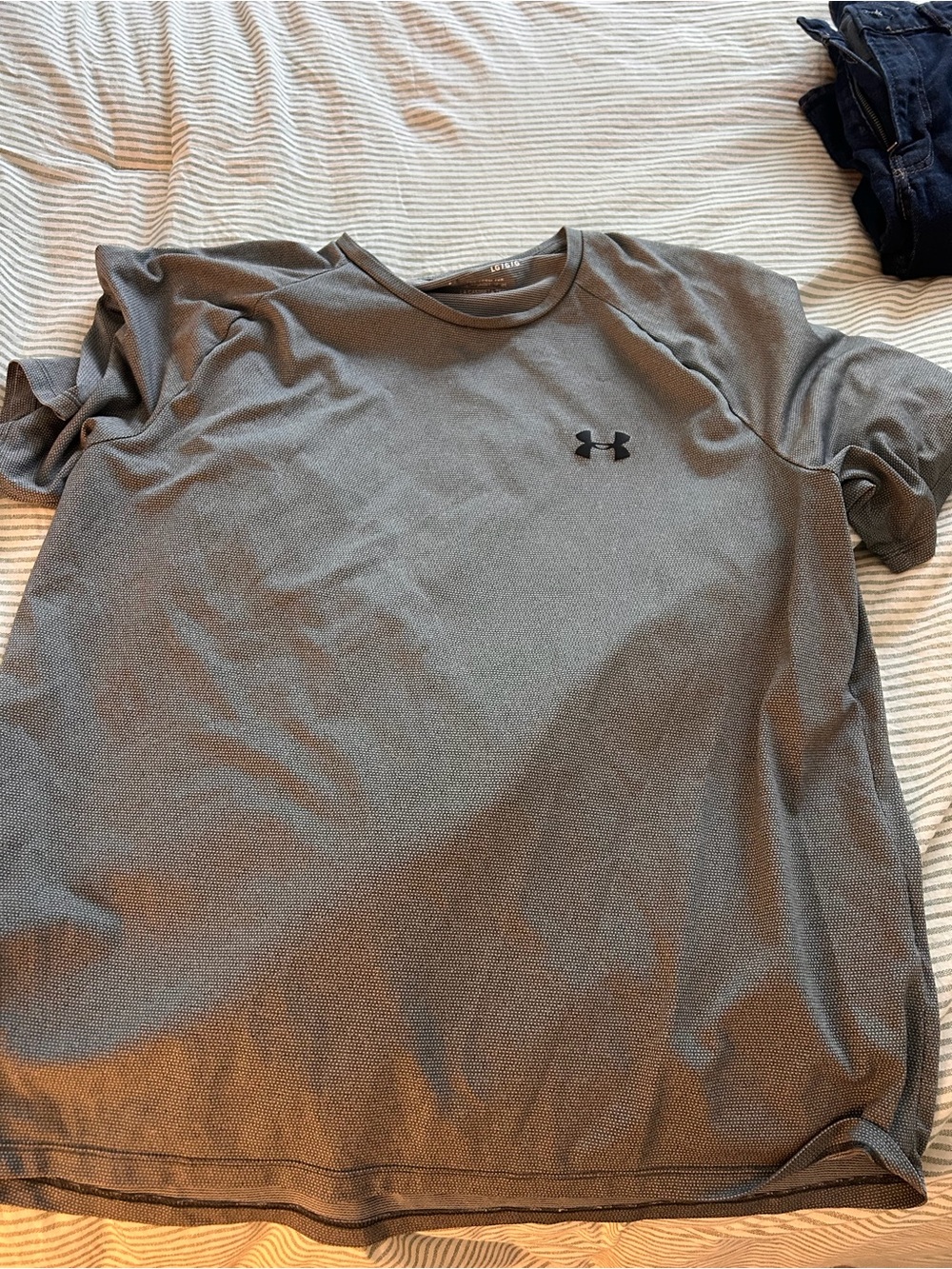 Under Armour Men's Short-Sleeve Performance Tee in Charcoal